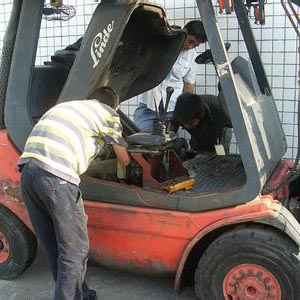 叉車(chē)維修展示案例6
